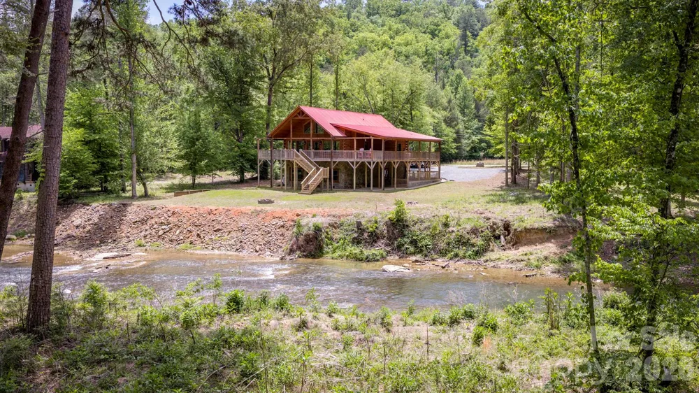 371 Redbird Drive Lake Lure, NC 28746