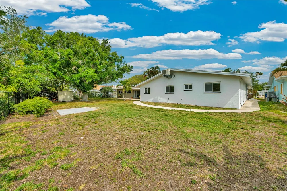 121 10TH AVE Indian Rocks Beach, FL 33785