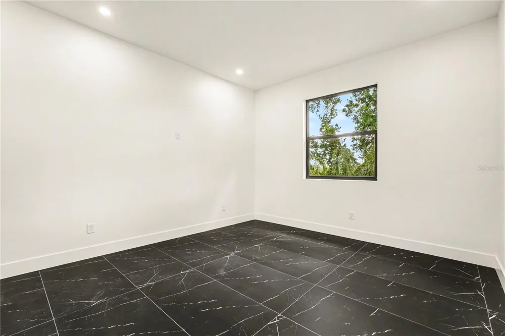 105 GARLAND AVENUE Seffner, FL 33584