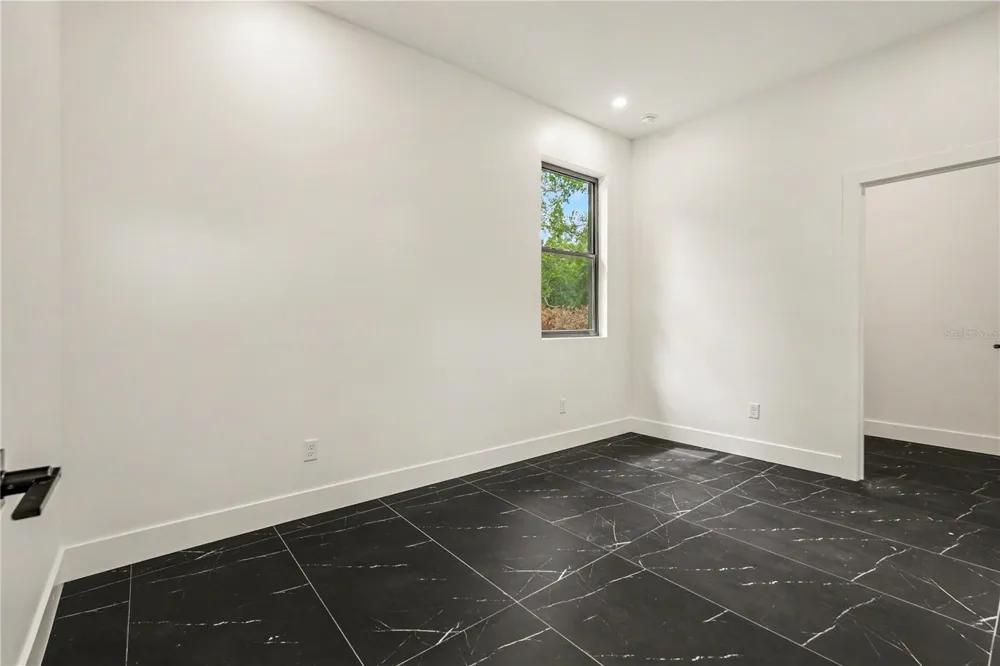 105 GARLAND AVENUE Seffner, FL 33584