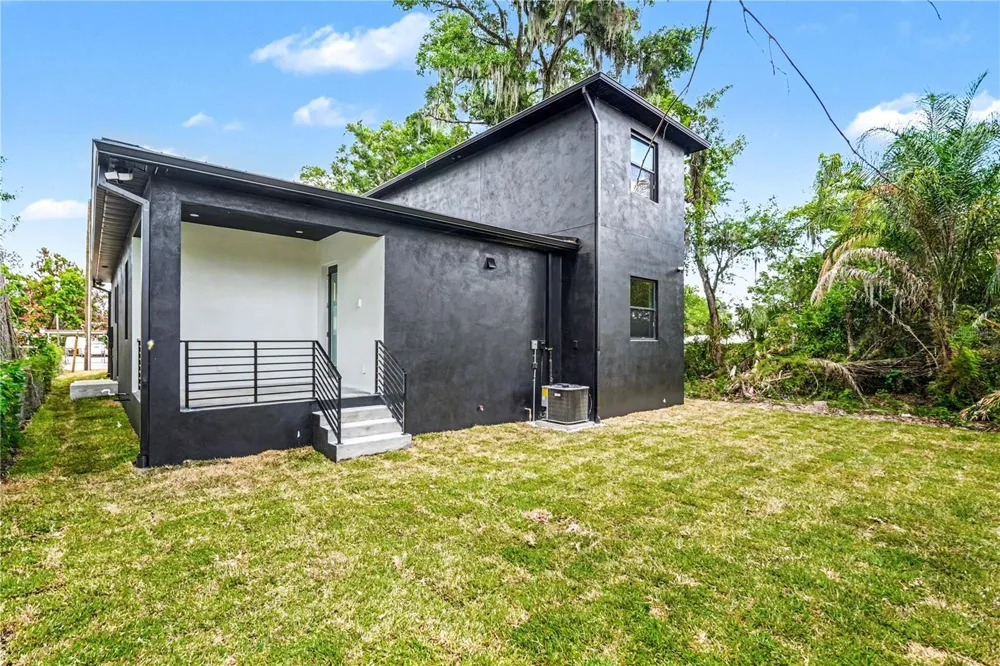 105 GARLAND AVENUE Seffner, FL 33584