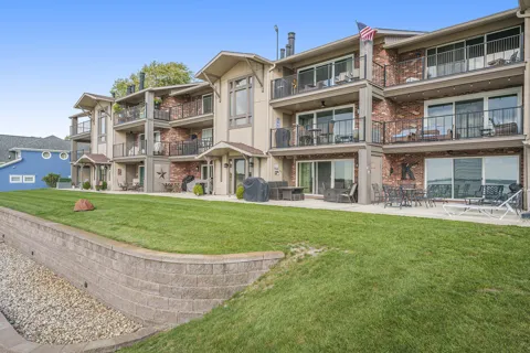 8125 Lake Shore Drive #5