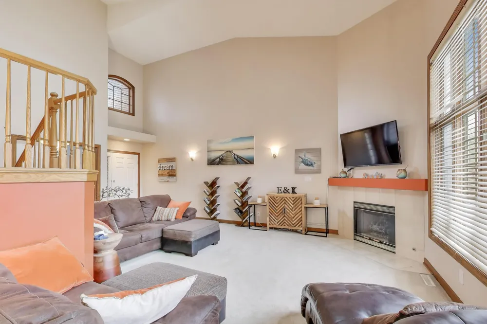 1617 Cherry Blossom Drive Munster, IN 46321