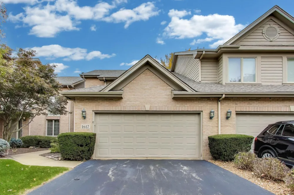 1617 Cherry Blossom Drive Munster, IN 46321