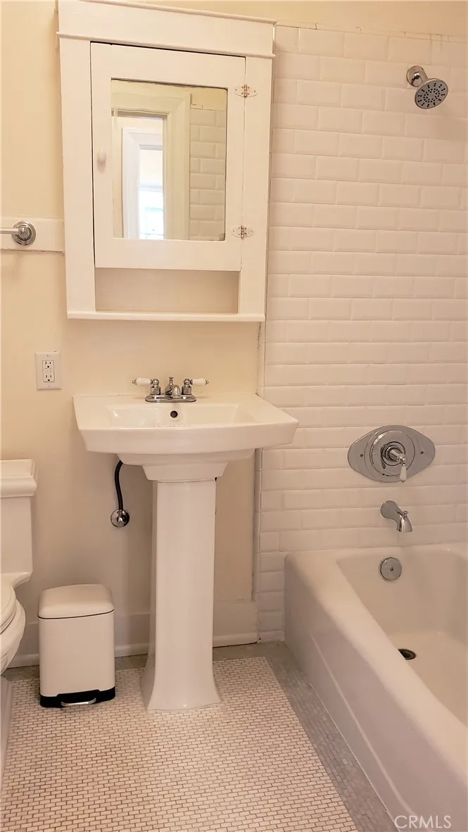 3409 E 2nd Long Beach, CA 90803