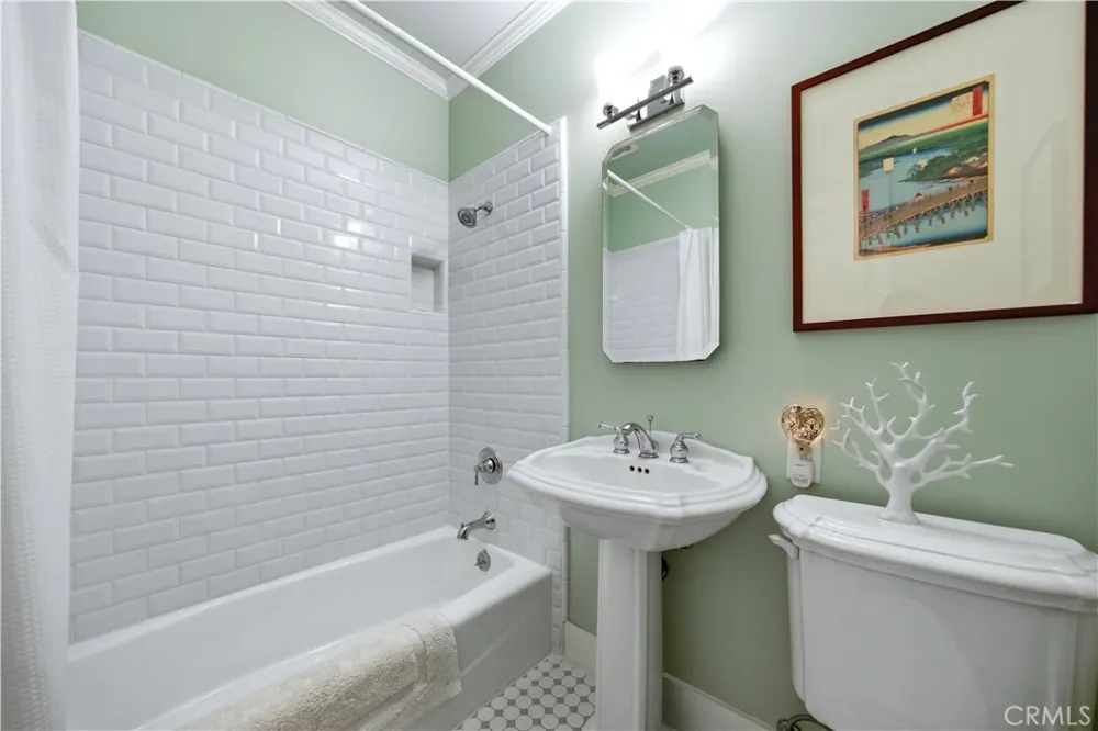 3409 E 2nd Long Beach, CA 90803
