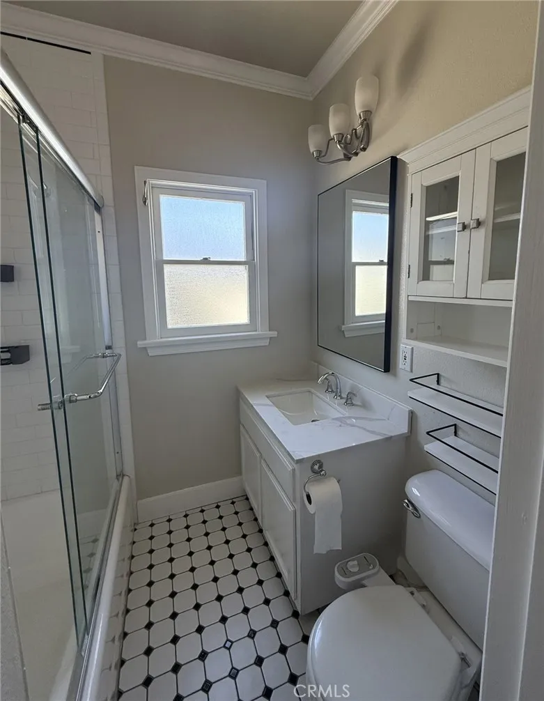 3409 E 2nd Long Beach, CA 90803
