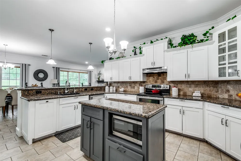 9412 Private Road 2425 Poetry, TX 75160