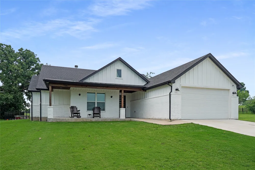 230 Driftwood Court Runaway Bay, TX 76426