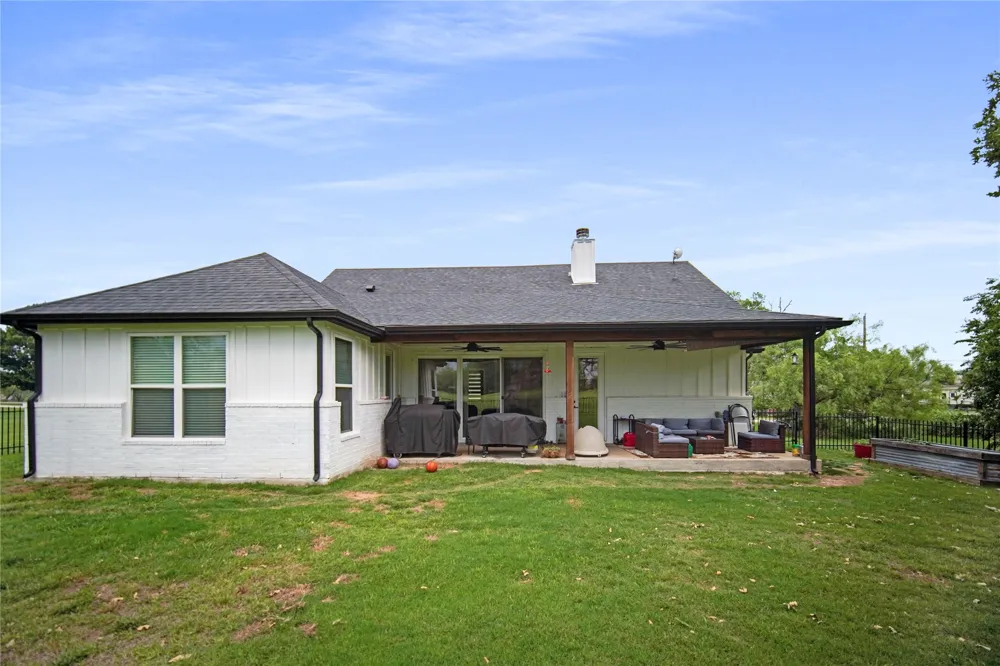 230 Driftwood Court Runaway Bay, TX 76426
