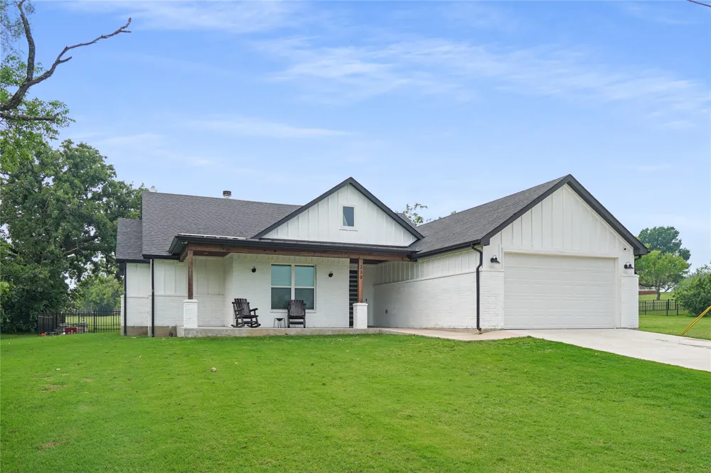 230 Driftwood Court Runaway Bay, TX 76426