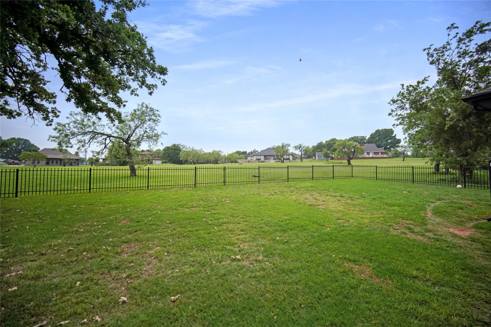 230 Driftwood Court Runaway Bay, TX 76426