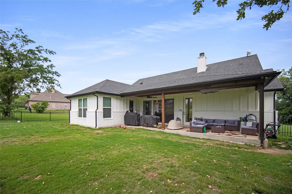 230 Driftwood Court Runaway Bay, TX 76426