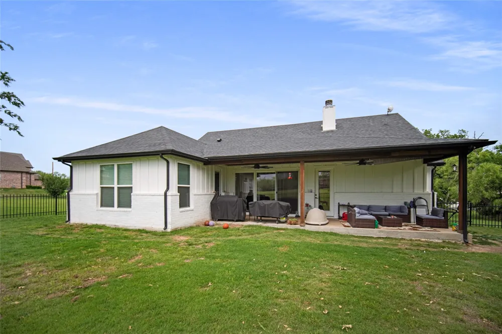 230 Driftwood Court Runaway Bay, TX 76426