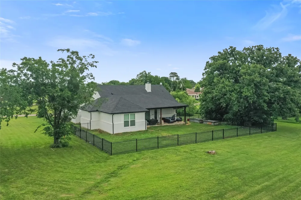 230 Driftwood Court Runaway Bay, TX 76426