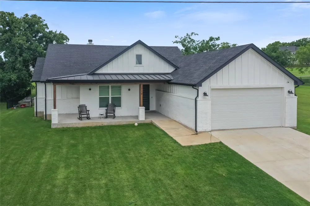 230 Driftwood Court Runaway Bay, TX 76426