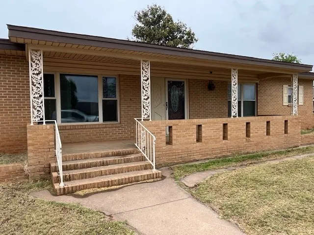 901 E Burnside Street Rotan, TX 79546
