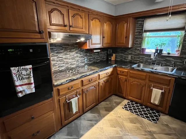 901 E Burnside Street Rotan, TX 79546