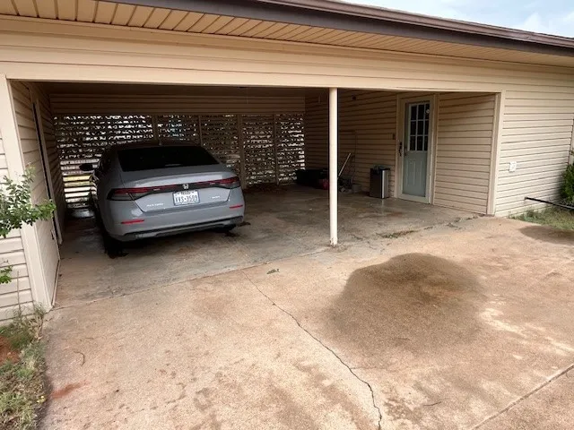 901 E Burnside Street Rotan, TX 79546