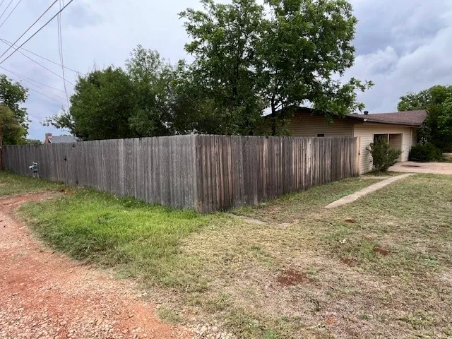 901 E Burnside Street Rotan, TX 79546