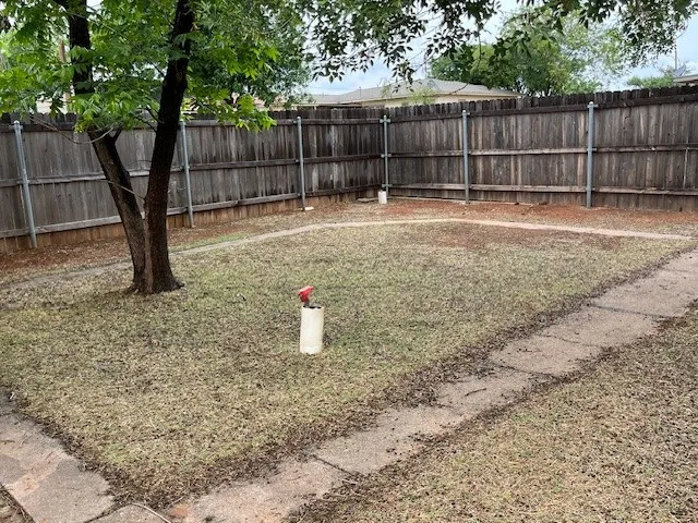 901 E Burnside Street Rotan, TX 79546