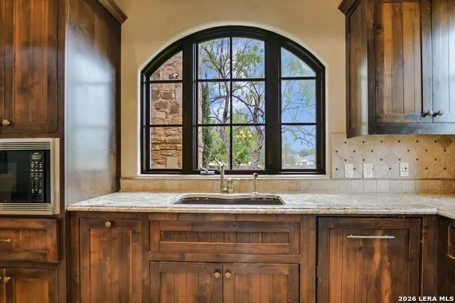 100 Milagro Horseshoe Bay, TX 78657