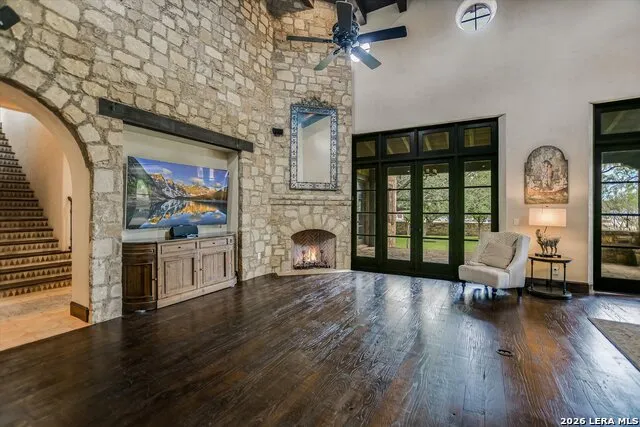 100 Milagro Horseshoe Bay, TX 78657