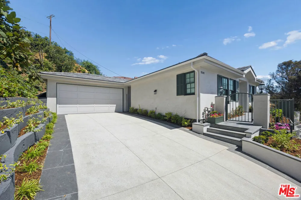 15201 Mc Kendree Avenue Pacific Palisades, CA 90272