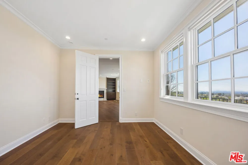 15201 Mc Kendree Avenue Pacific Palisades, CA 90272