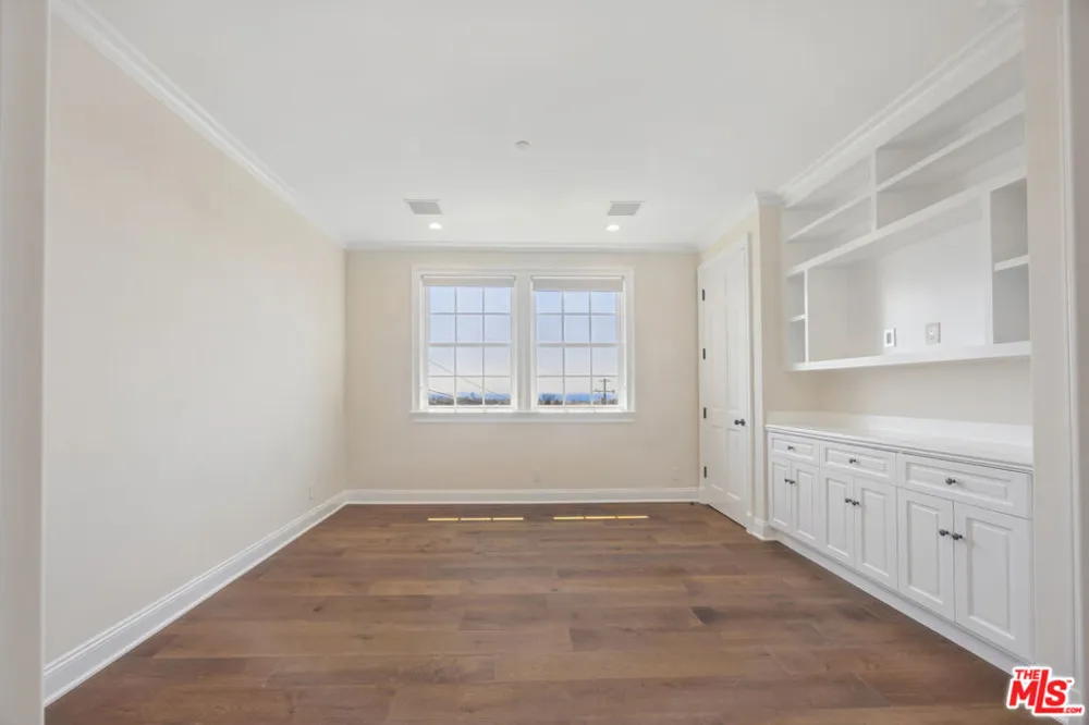 15201 Mc Kendree Avenue Pacific Palisades, CA 90272