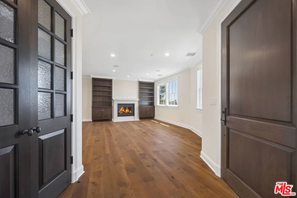 15201 Mc Kendree Avenue Pacific Palisades, CA 90272