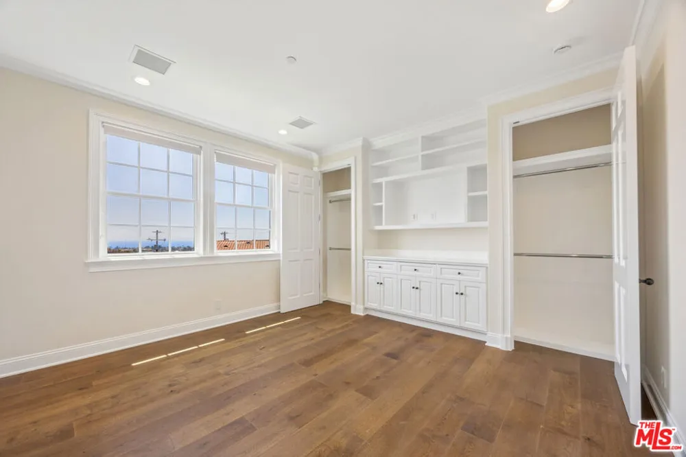 15201 Mc Kendree Avenue Pacific Palisades, CA 90272