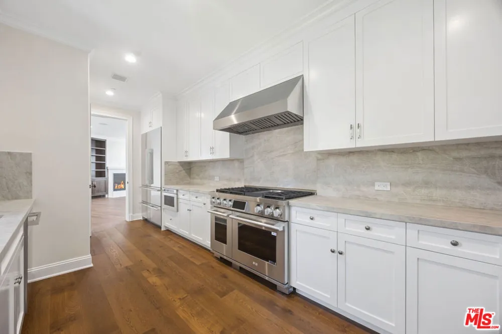 15201 Mc Kendree Avenue Pacific Palisades, CA 90272