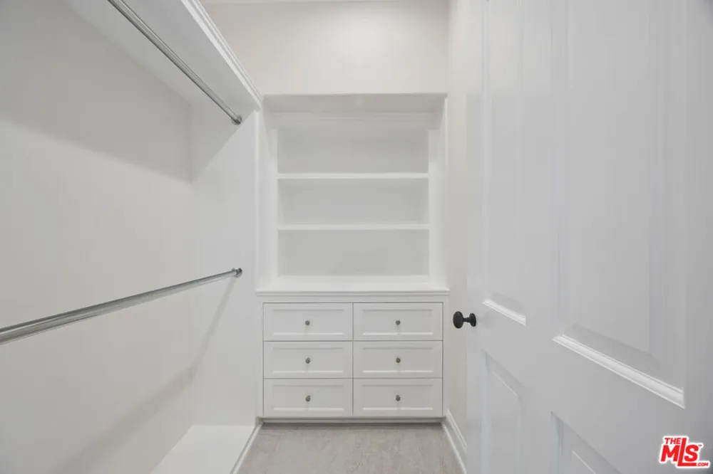 15201 Mc Kendree Avenue Pacific Palisades, CA 90272