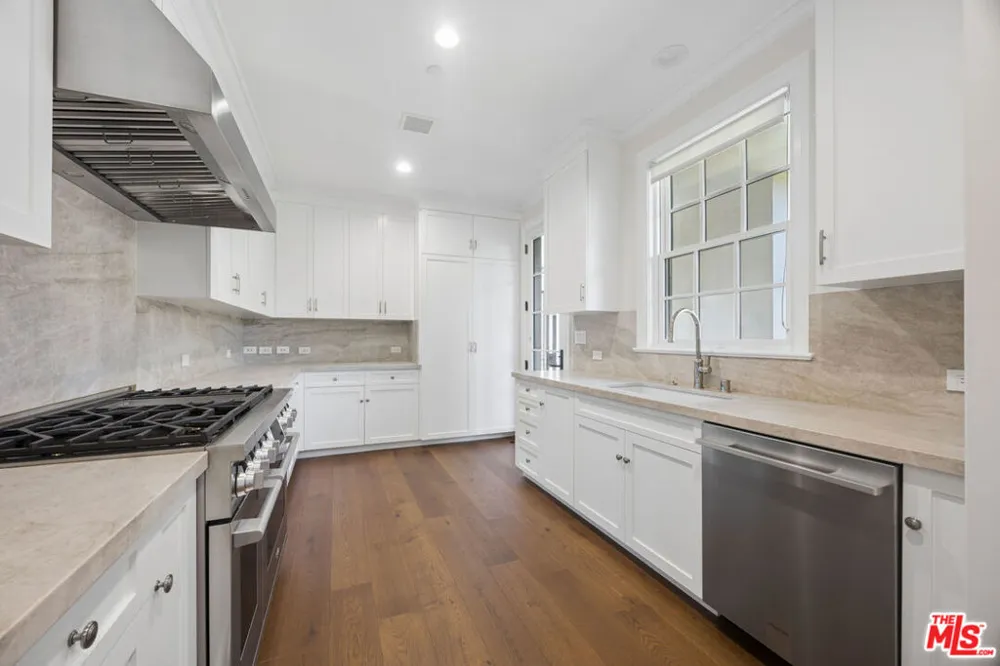 15201 Mc Kendree Avenue Pacific Palisades, CA 90272