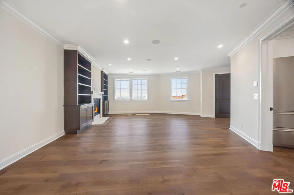 15201 Mc Kendree Avenue Pacific Palisades, CA 90272