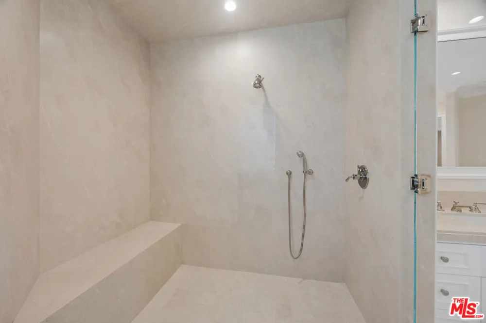 15201 Mc Kendree Avenue Pacific Palisades, CA 90272