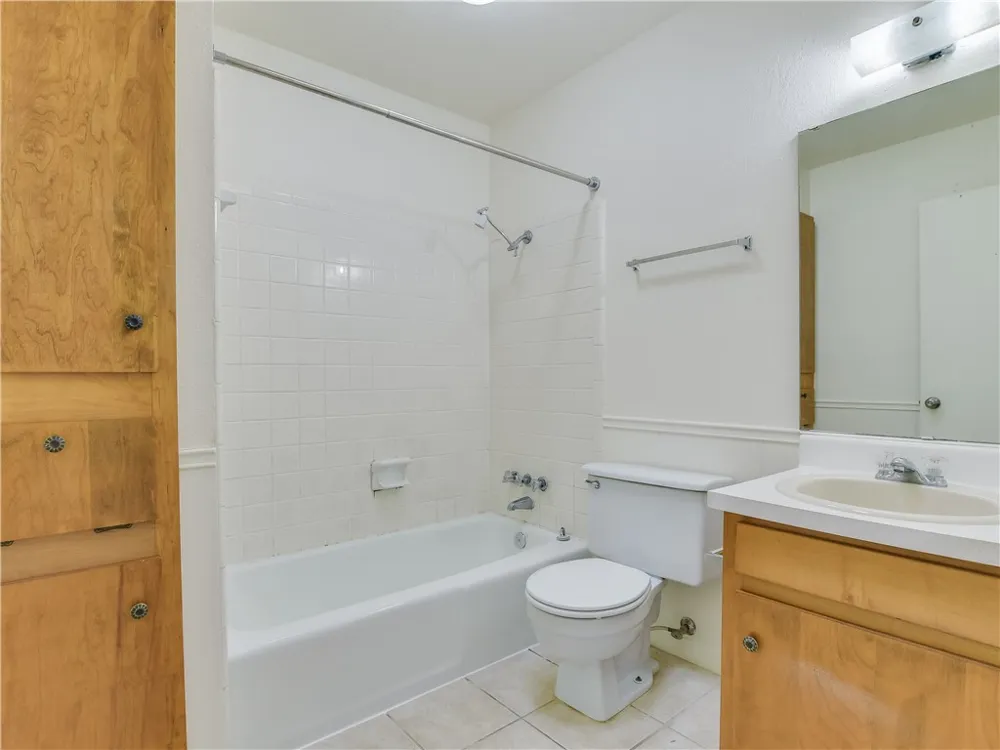 2804 Westhill Drive #104 Austin, TX 78704