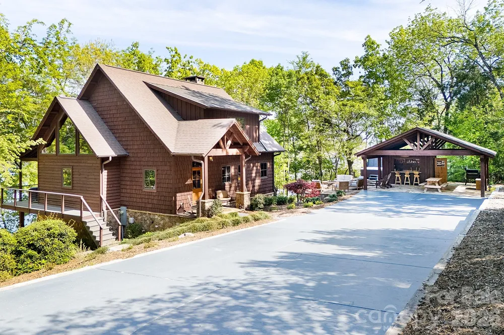 1329 Berry Hill Drive Norwood, NC 28128