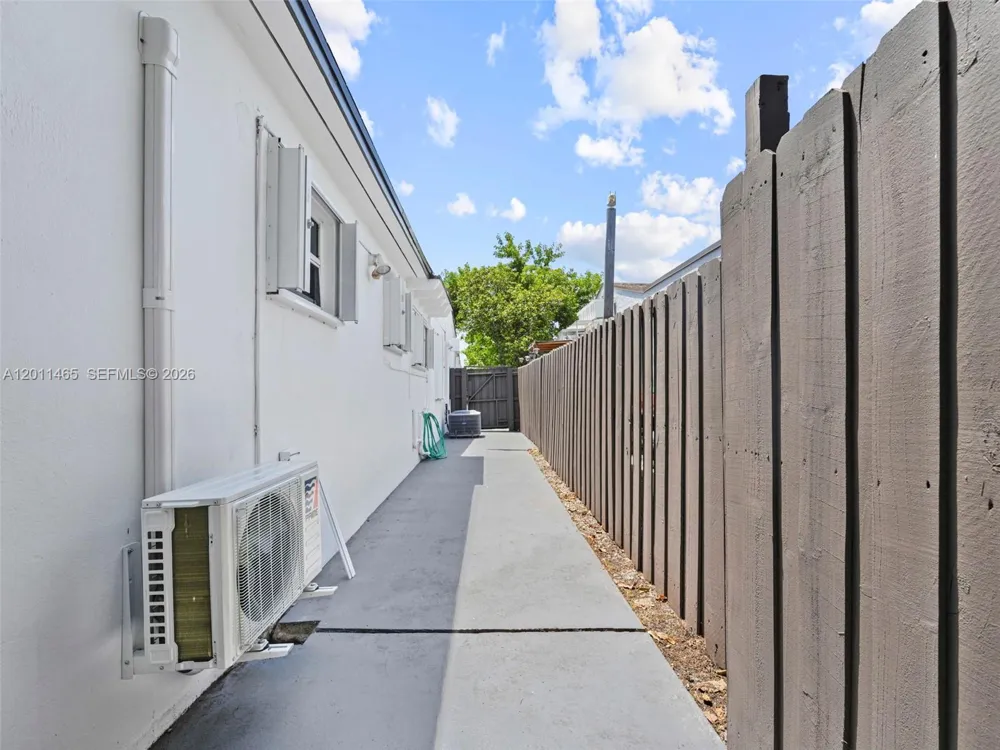521 SW 64th Ct Miami, FL 33144