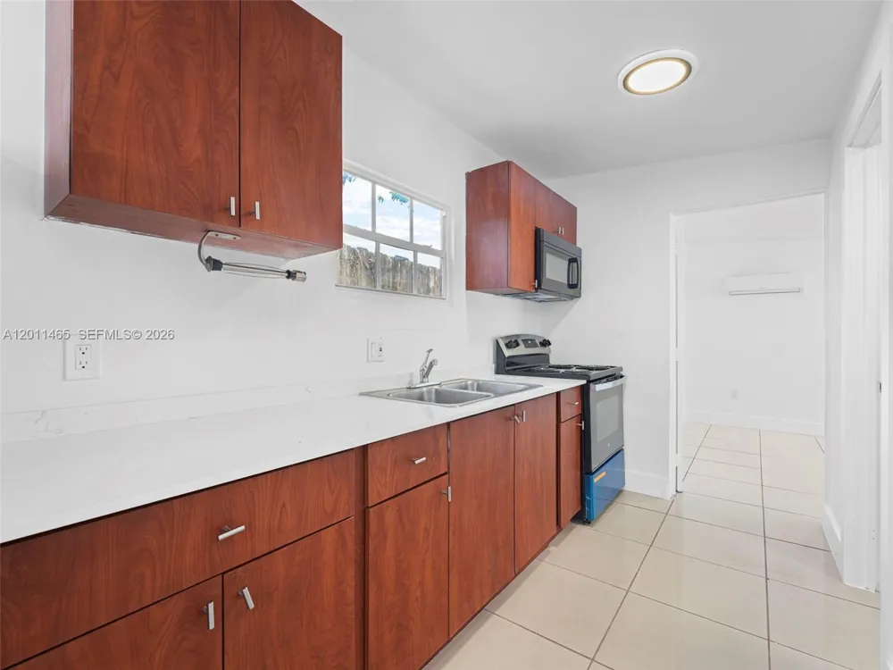 521 SW 64th Ct Miami, FL 33144
