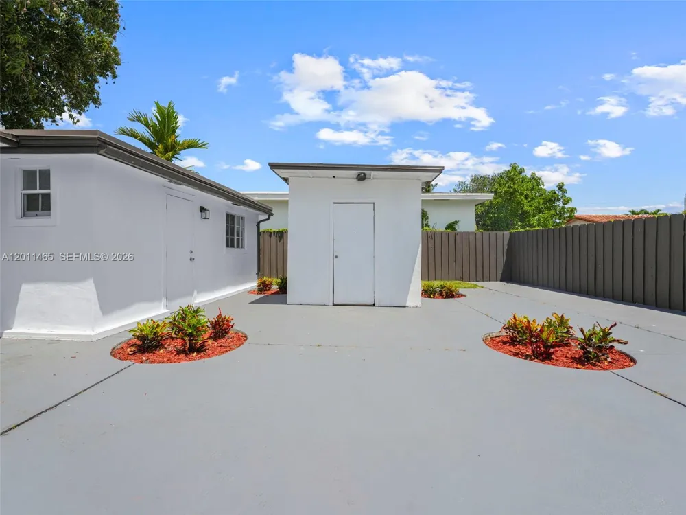 521 SW 64th Ct Miami, FL 33144