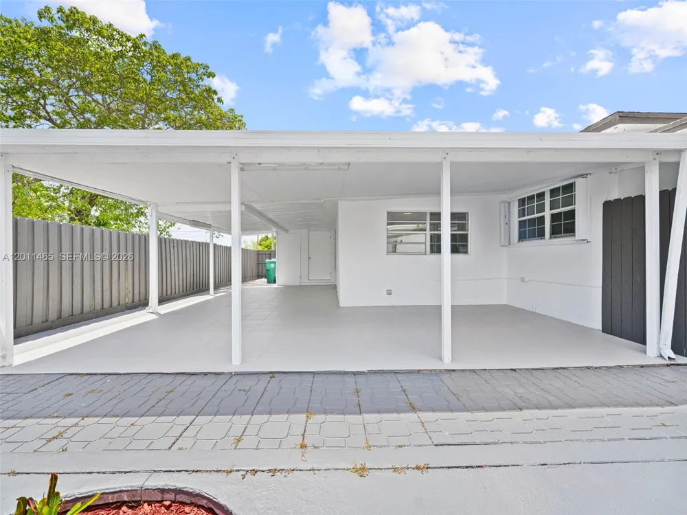 521 SW 64th Ct Miami, FL 33144