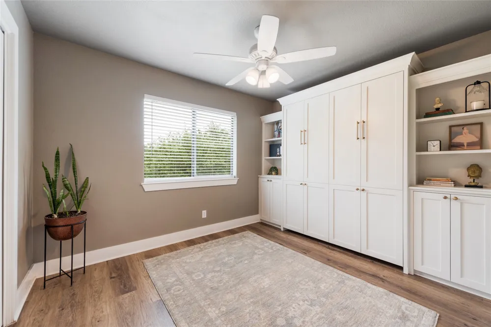 10102 Twin Lake Loop Dripping Springs, TX 78620