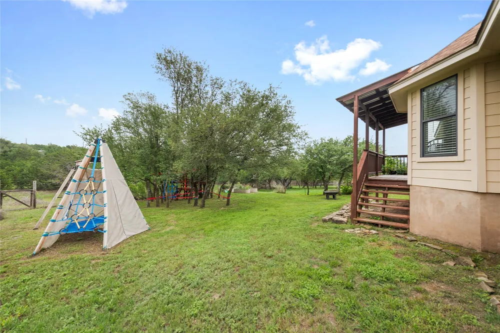 10102 Twin Lake Loop Dripping Springs, TX 78620