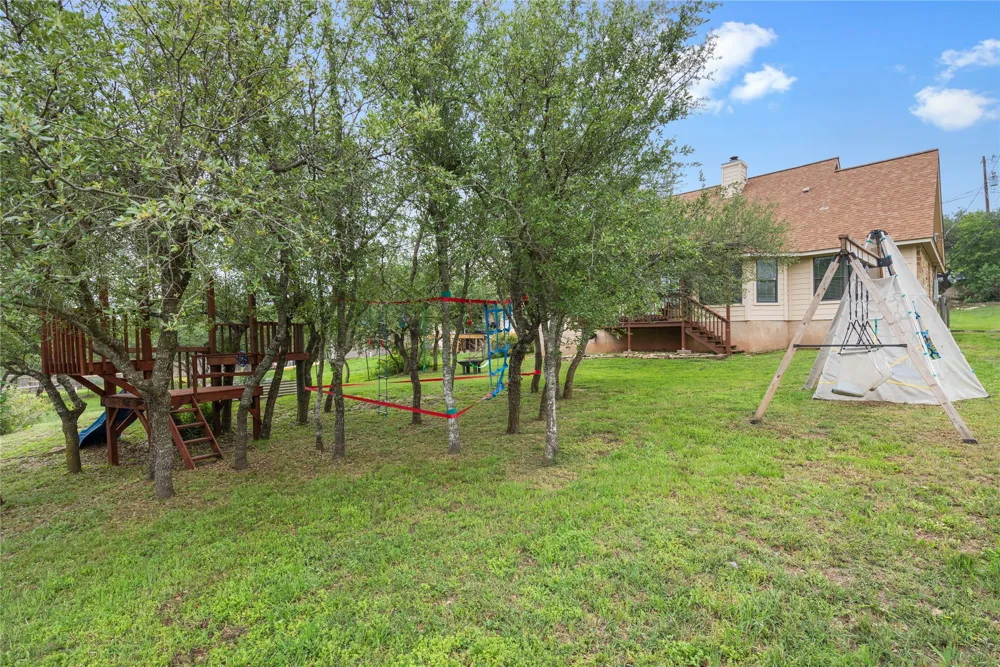 10102 Twin Lake Loop Dripping Springs, TX 78620