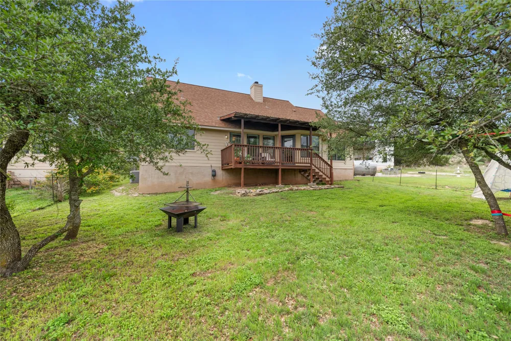 10102 Twin Lake Loop Dripping Springs, TX 78620