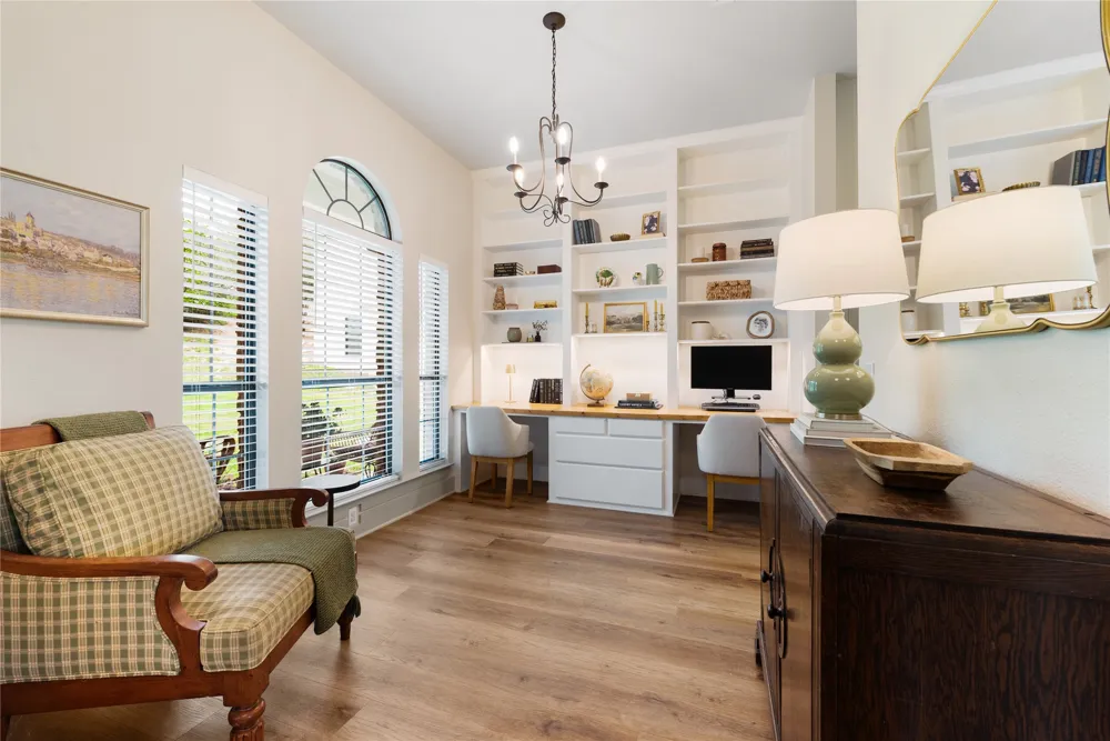 10102 Twin Lake Loop Dripping Springs, TX 78620