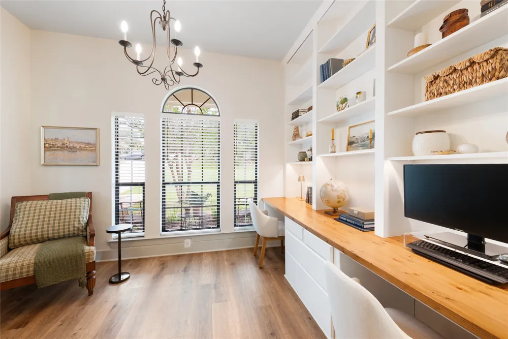 10102 Twin Lake Loop Dripping Springs, TX 78620