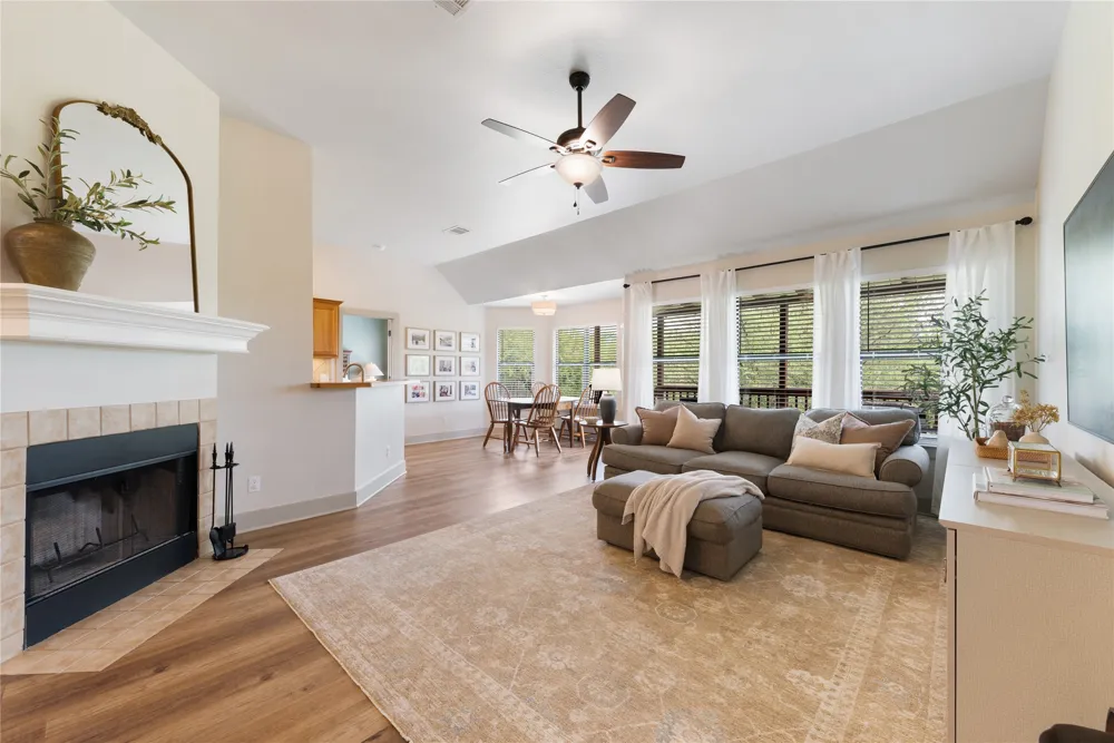 10102 Twin Lake Loop Dripping Springs, TX 78620